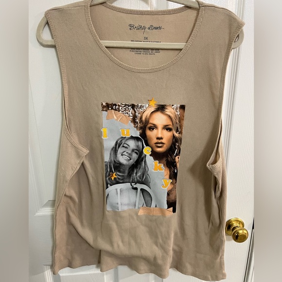 24 Britney Spears Lucky Ribbed Graphic Tank Top in Tan Women’s Sz 3X NWOT - Picture 2 of 4